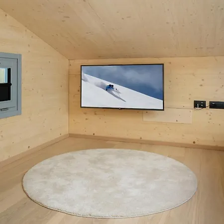 Hellochalet - Northern Lights - Family With Garden Walking Distance Lift *