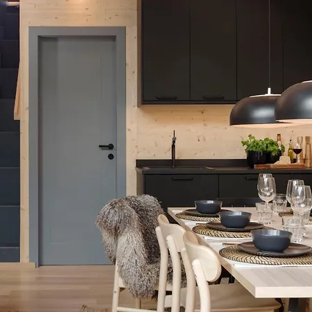 Hellochalet - Northern Lights - Family With Garden Walking Distance Lift 샬레 발토우르넨체