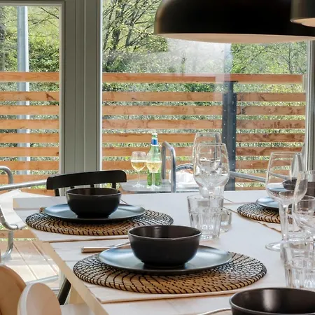 Hellochalet - Northern Lights - Family With Garden Walking Distance Lift *